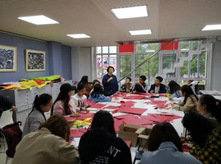双层长白山满族剪纸传习室.jpg